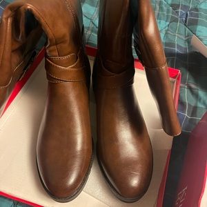 Brand New! Kim Rogers Brown Leather Boots, size 9